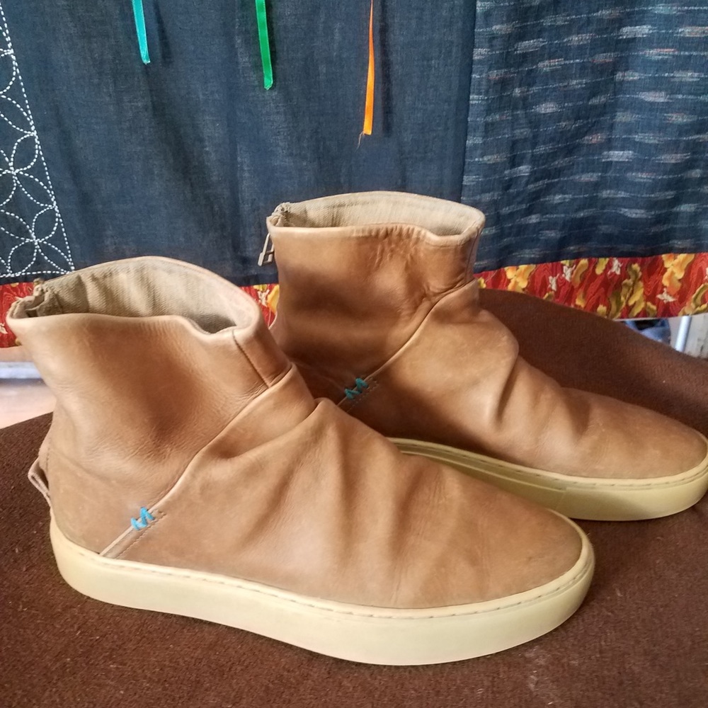 Satorisan Womens leather zip up boot/sneakers